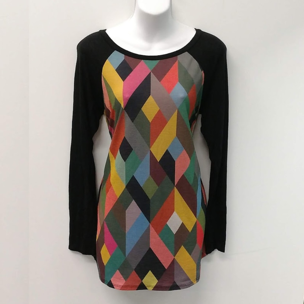 BRENDA'S geometric print tunic top